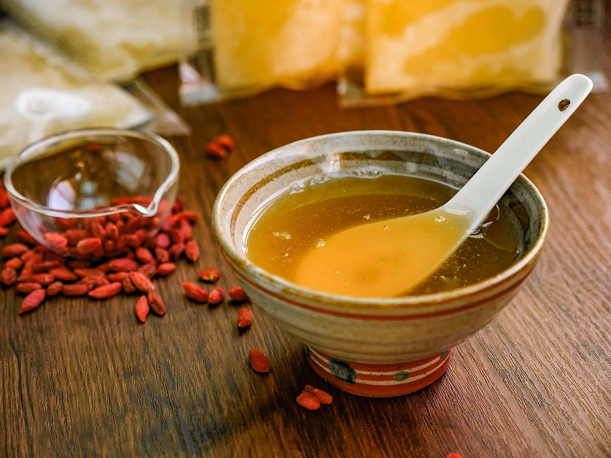 手作熬雞精、跑山雞滴雞精推薦哪一種? 來比一比吧! - 天和鮮物